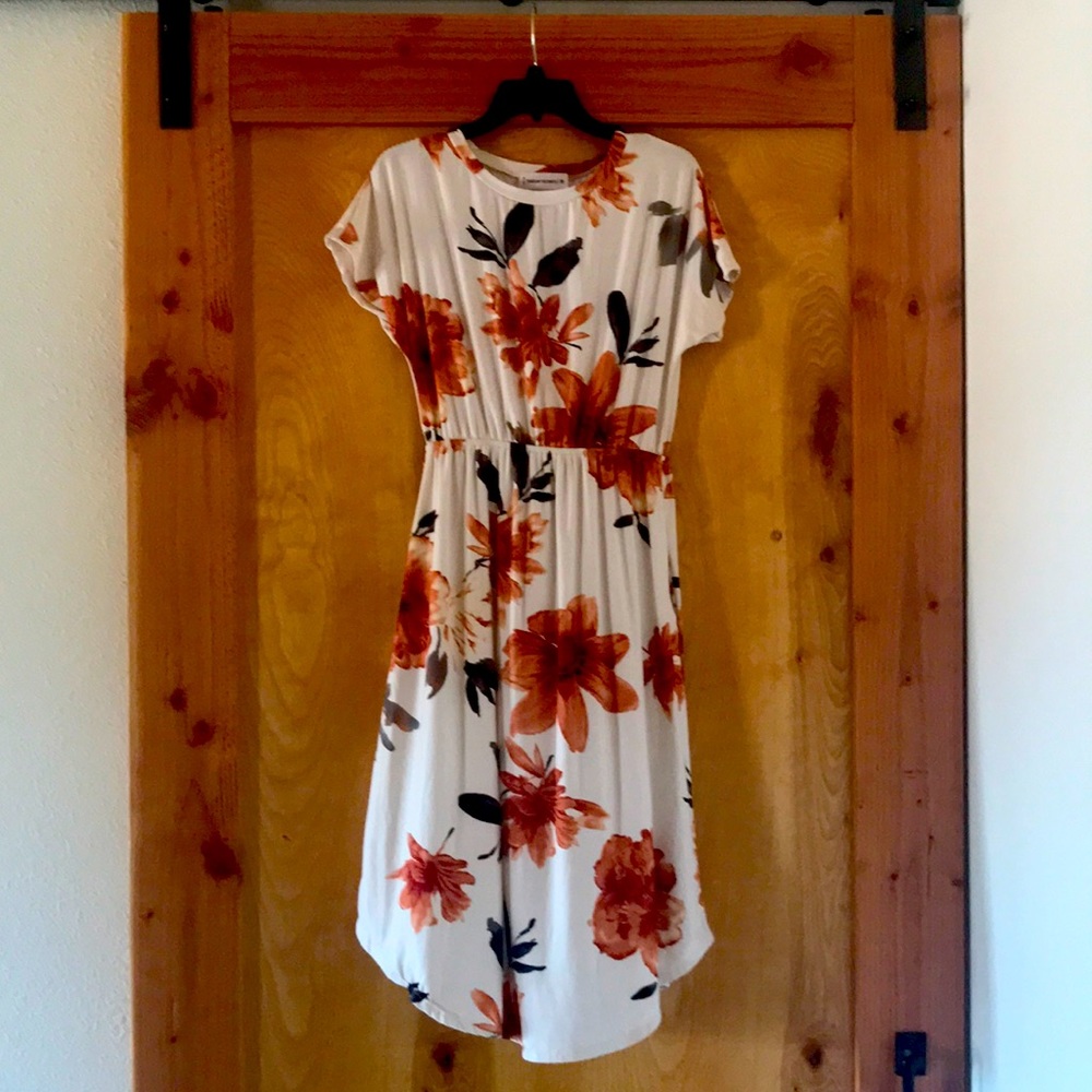 Size medium - saved by the dress